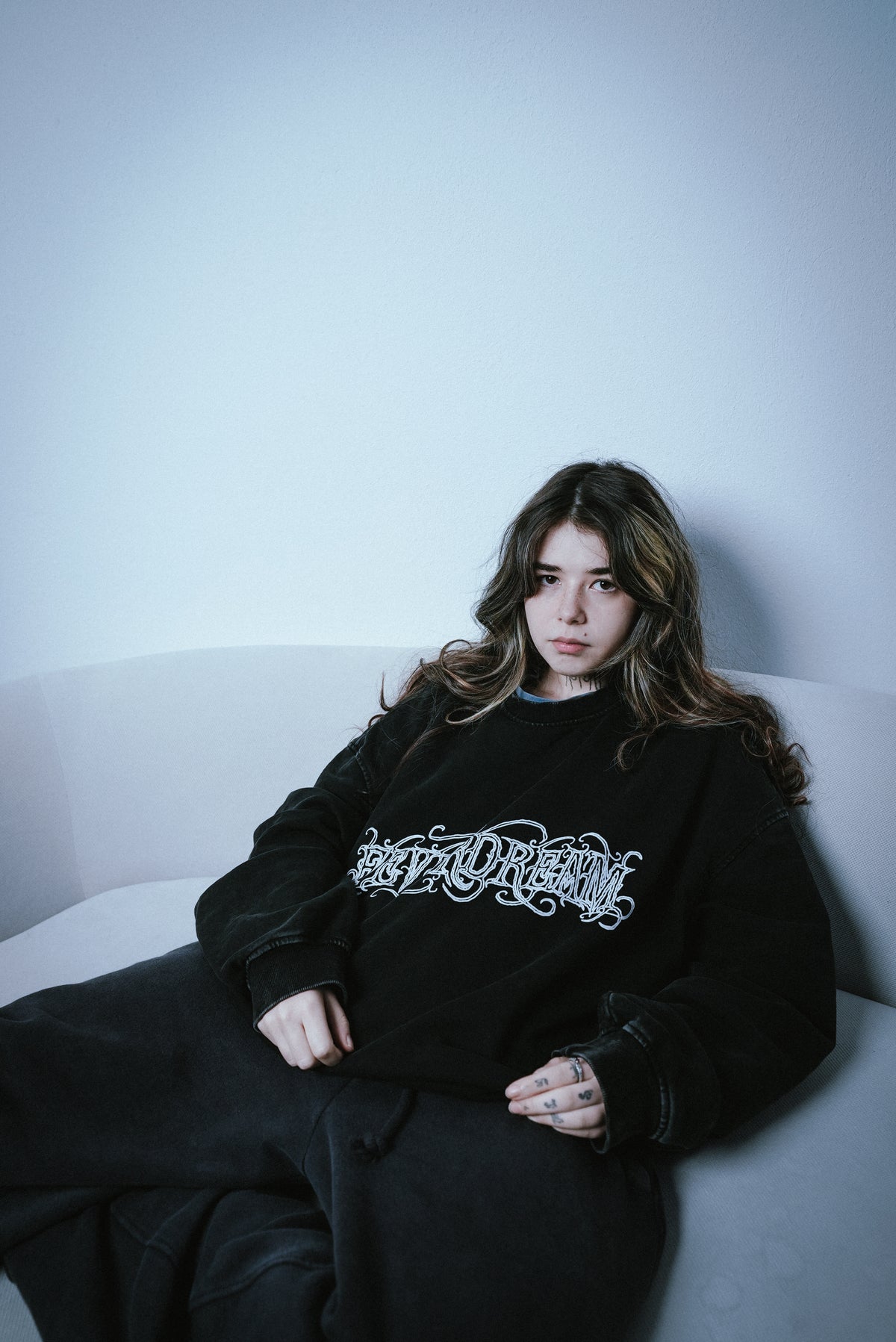 CLASSIC SWEATER