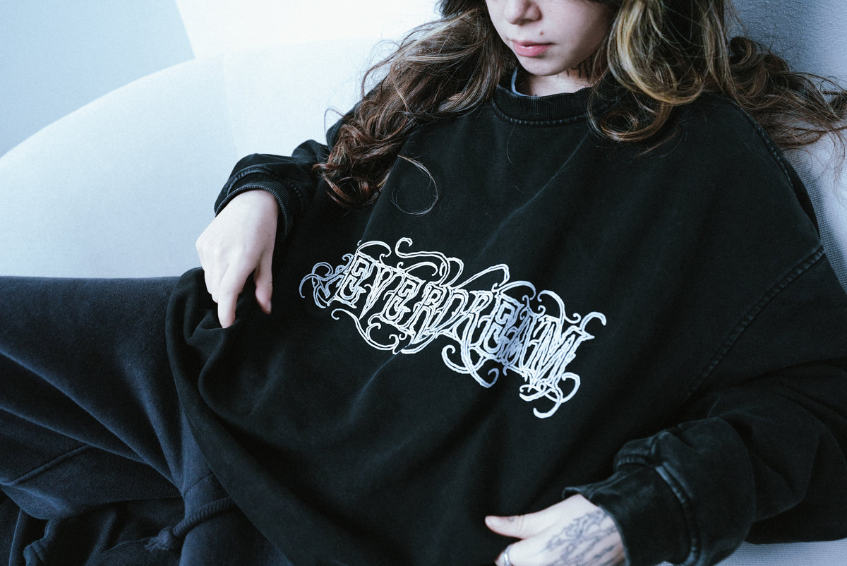 CLASSIC SWEATER